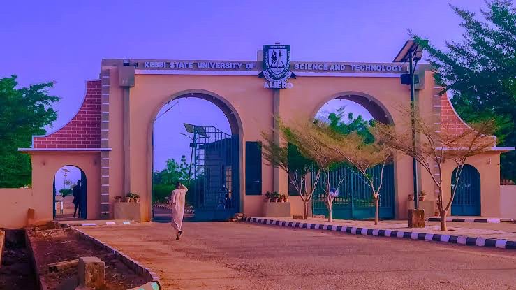 NigeriaStories's tweet image. BREAKING NEWS: The management of Abdullahi Fodio University of Science and Technology, Aliero, in Kebbi State, has ordered the immediate closure of the institution, directing all staff and students to vacate the campus without delay.