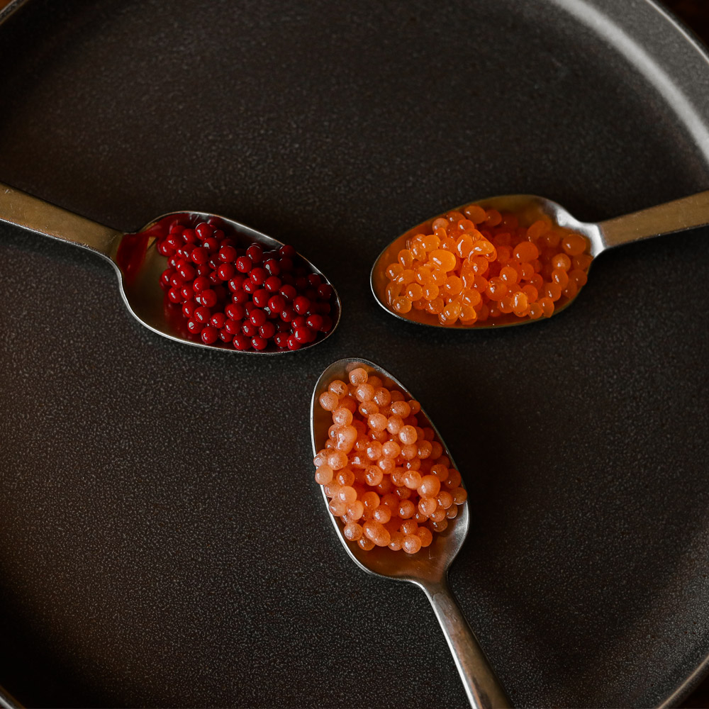 spherificator's tweet image. A flavor adventure on three spoons with beetroot, mango-habanero, and smoked paprika pearls ready to elevate any dish 🎨🍽️ #FlavorTrio #GourmetPearls #Spherificator #TheSpherificator #Spherification #MolecularGastronomy #ExperimentalCooking #FoodInnovation #ModernistPlating