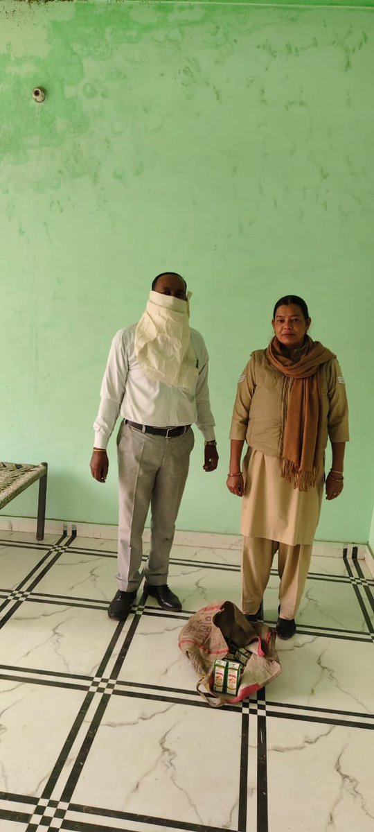 upexcise's tweet image. ▪️हापुड़-आबकारी टीम ने गढ़मुक्तेश्वर क्षेत्र अंतर्गत  चकलाठिरा,भगवन्तपुर में दबिश दी   भगवन्तपुर से 120 लीटर कच्ची शराब बरामद की गई।
▪️इसके अलावा ढाबे से 15 पौवा अवैध देशी शराब बरामद कर एक व्यक्ति को गिरफ़्तार किया गया। @UPGovt @nitinagarwal_n
@ChiefSecyUP @UPCane @InfoDeptUP…