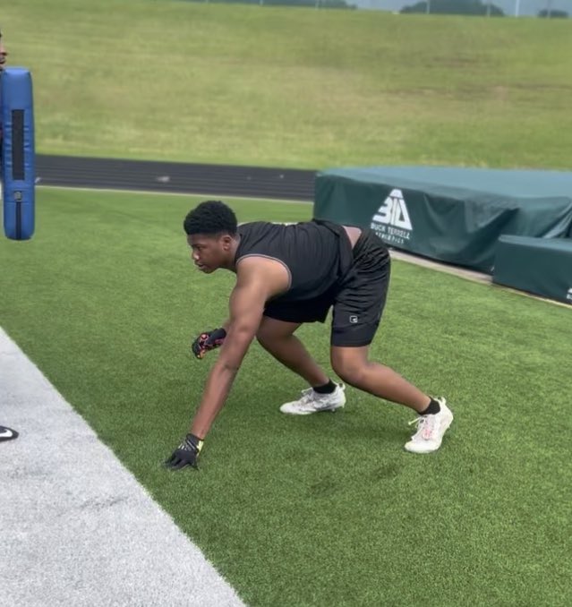 TysonTMACJ27's tweet image. I could cry about the loss… or I could just get back to work.
That pain fuels me. Being overlooked fuels me!! Senior year is personal, and this offseason I’m sharpening EVERYTHING !! Strength, footwork, film, technique. Growth starts now….stay tuned!!
⭐️‘For though the…