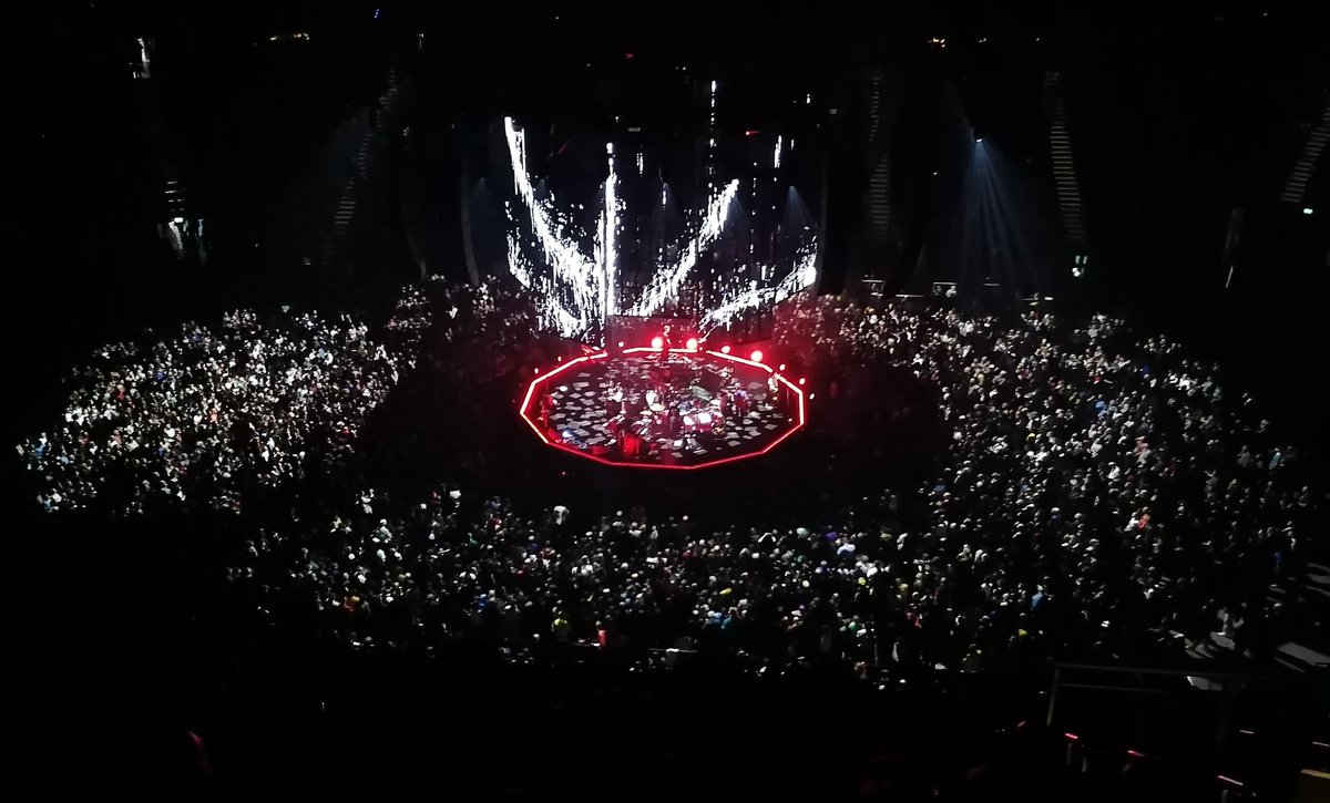 Bucket list night out watching Radiohead at the O2 yesterday with my wife and kids. First time I've seen them live in 30+ years of listening to them and it was relentlessly magnificent.