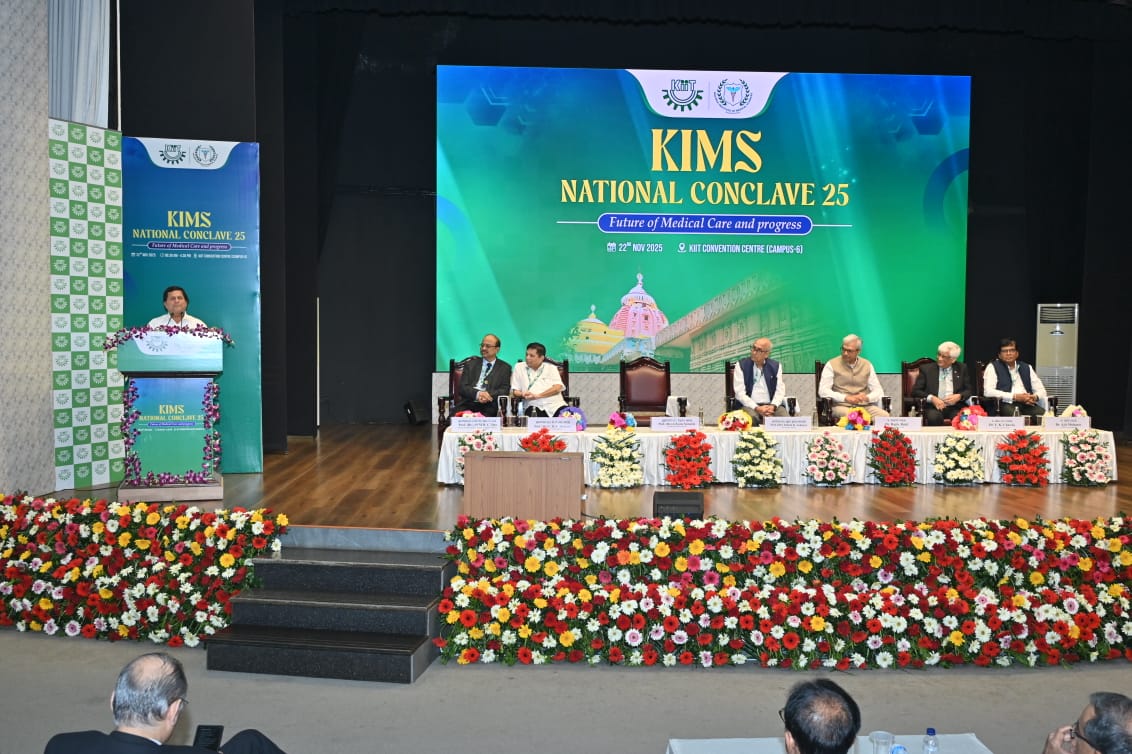 KIITUniversity's tweet image. We proudly highlight the 2nd edition of the KIMS National Conclave 2025, hosted today by the Kalinga Institute of Medical Sciences (KIMS), Bhubaneswar.

With the theme “Future of Medical Care and Progress”, the conclave brought together leading experts in clinical medicine,…