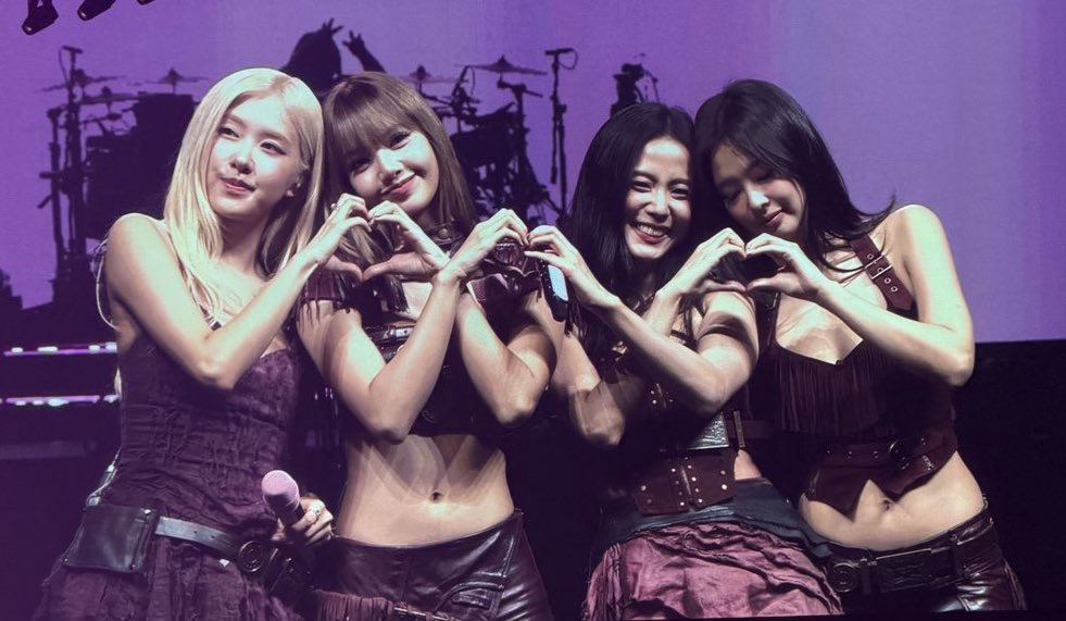 yk2aii's tweet image. our girls 💗