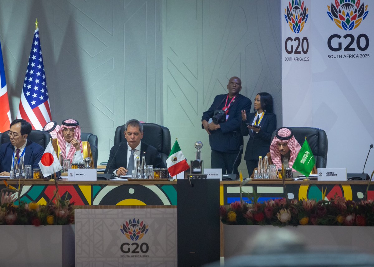 KSAMOFA's tweet image. نيابةً عن سمو #ولي_العهد.. سمو وزير الخارجية الأمير #فيصل_بن_فرحان @FaisalbinFarhan يترأس وفد المملكة في افتتاح قمة دول مجموعة العشرين.
spa.gov.sa/N2450297