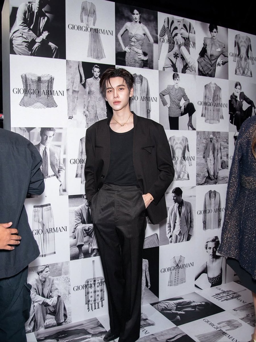 ohmsnupi's tweet image. he’s giving miranda priestly’s gay nephew here