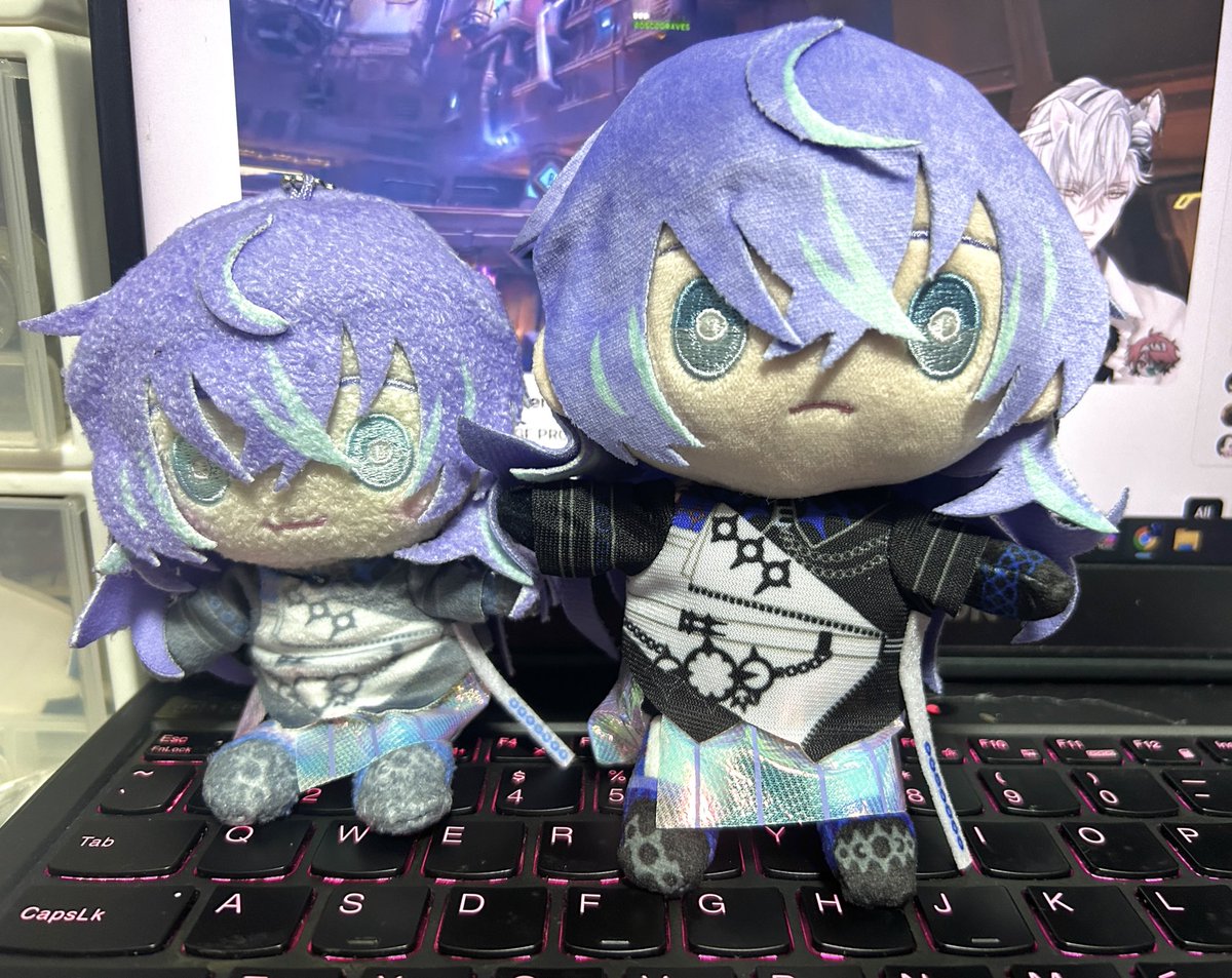 dearzhongli's tweet image. oh the differences between the two nuis lmao