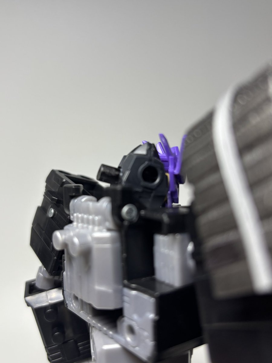 uniuniunite's tweet image. エナジーマスターターンver.4.2
5ミリ棒と穴を増設してヘッドギアを付けられるようにしました！

うーん…これは正直やらなくても良かったかも知れない🙃
