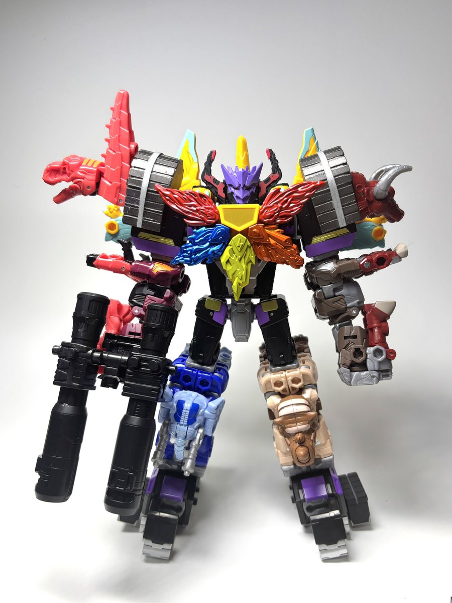 uniuniunite's tweet image. エナジーマスターターンver.4.2
5ミリ棒と穴を増設してヘッドギアを付けられるようにしました！

うーん…これは正直やらなくても良かったかも知れない🙃