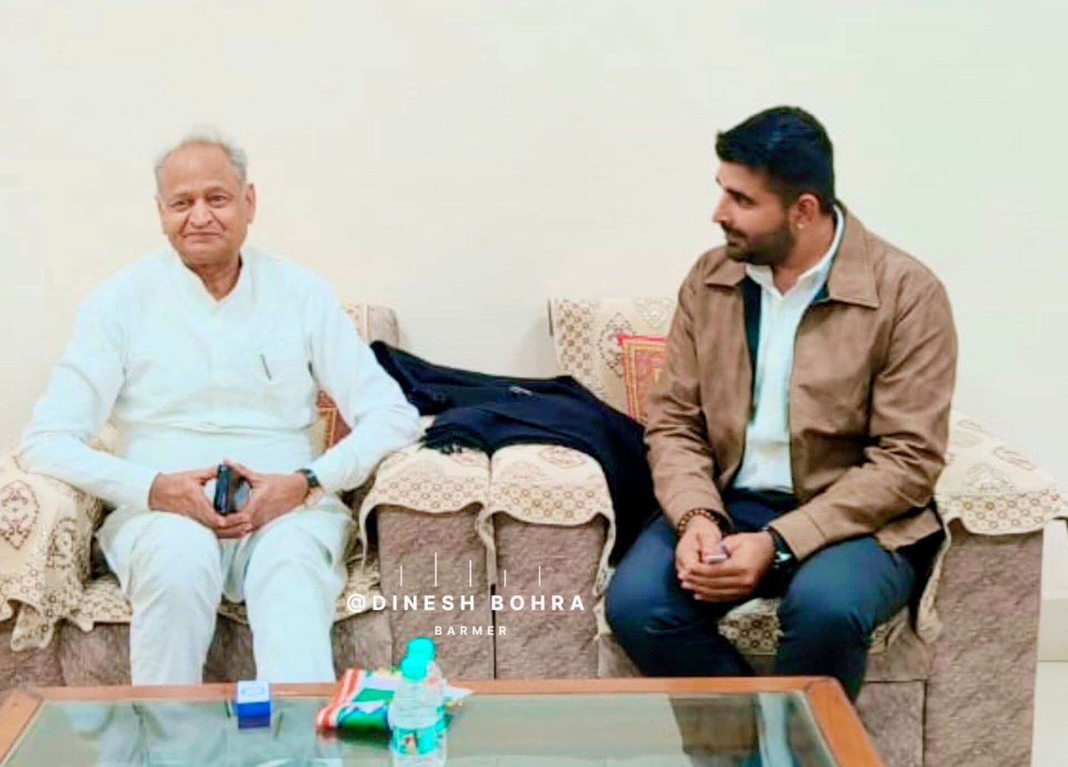 शानदार मुलाकात 🫡❤️
मारवाड़ के लोकप्रिय नेता पूर्व मुख्यमंत्री अशोक गहलोत जी शिव निर्दलीय विधायक रवींद्र सिंह जी भाटी ❣️🤩
<a href="/RavindraBhati__/">Ravindra Singh Bhati</a> <a href="/ashokgehlot51/">Ashok Gehlot</a>
