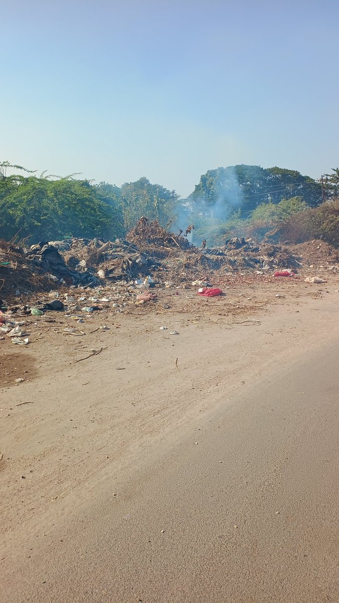 "@MunicipalCommissioner
In Khurshid Nagar, Rampur road Ward 16 (opposite Sai Baba Ginning Factory) city garbage is being dumped and burned, making the entire area extremely unhygienic.
Please inspect the site on Monday.<a href="/MC_Adilabad/">MC Adilabad</a> <a href="/Collector_ADB/">Collector Adilabad</a>