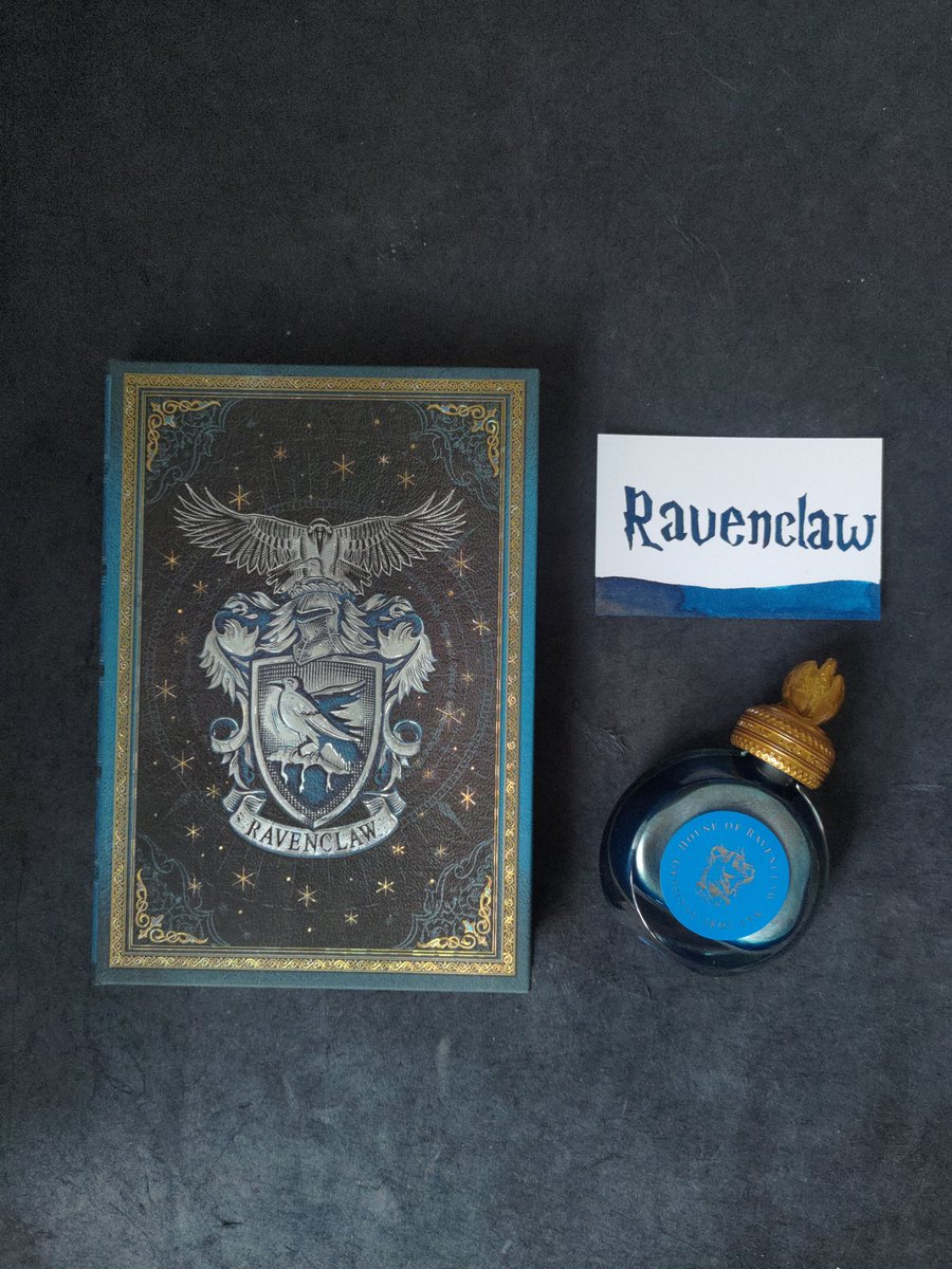 CSSPrincess's tweet image. 🤤

I mean
it wasn&apos;t a &quot;want&quot;, it was &quot;need&quot;

they look absolutely perfect together 🥰
(those beautiful bottles are filled with fountain pen ink, if anyone wonders)