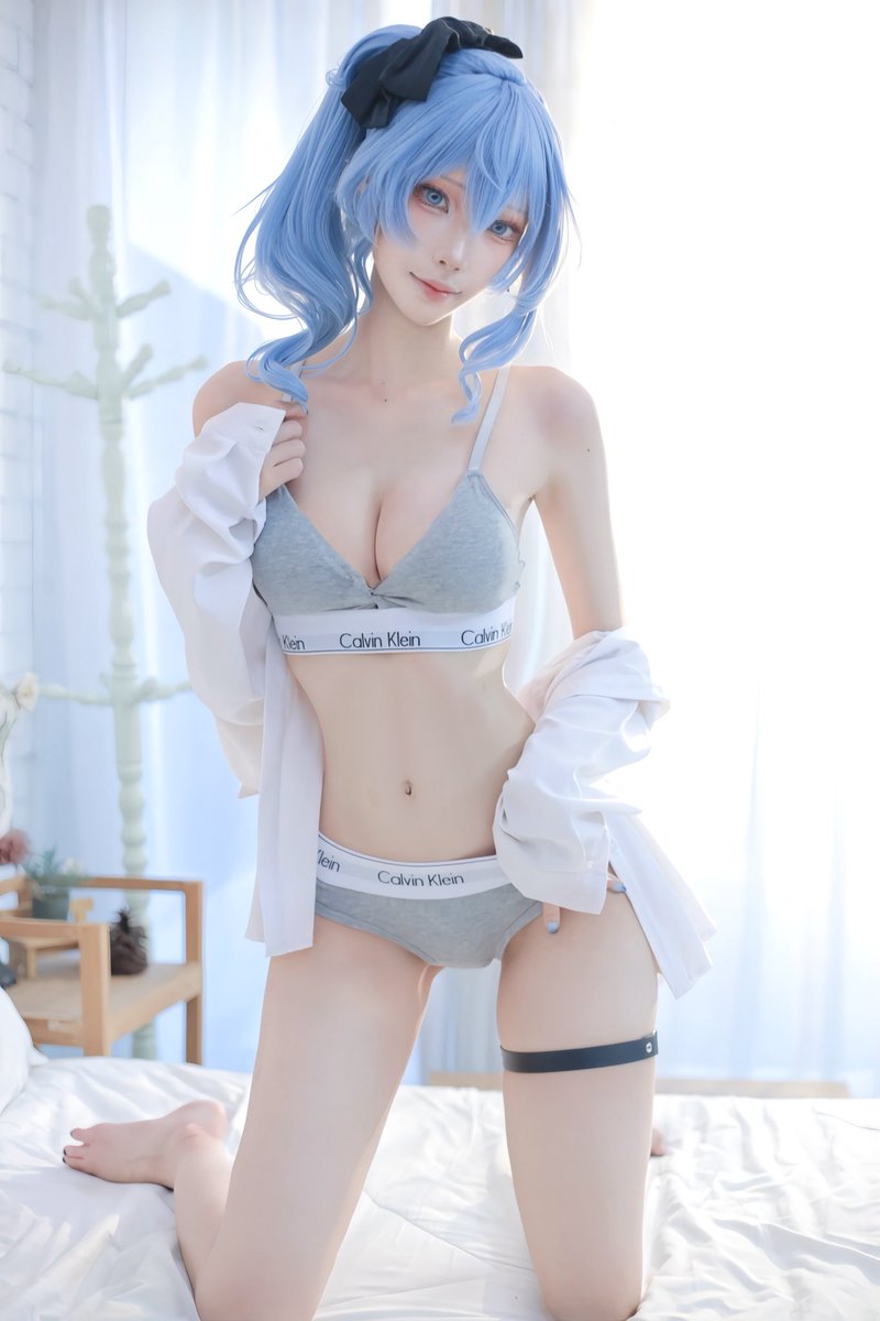 ซุยจังกับชุดชั้นใน CK ค่ะ👀 
#HoshimachiSuisei