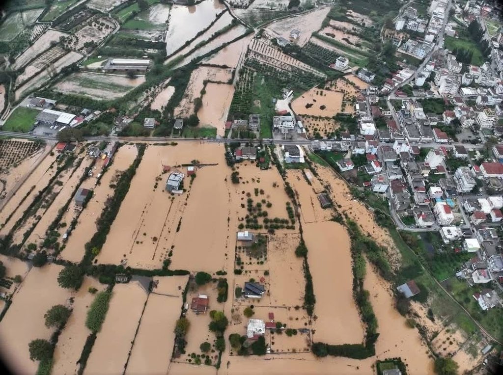 WeatherMonitors's tweet photo. Today, an aerial view shows the Municipality of Ziros in Preveza, Greece, counting its losses as fields, crops, and land remain submerged in muddy floodwaters.

📸 Epirustv1 https://t.co/TiP7vG2js0