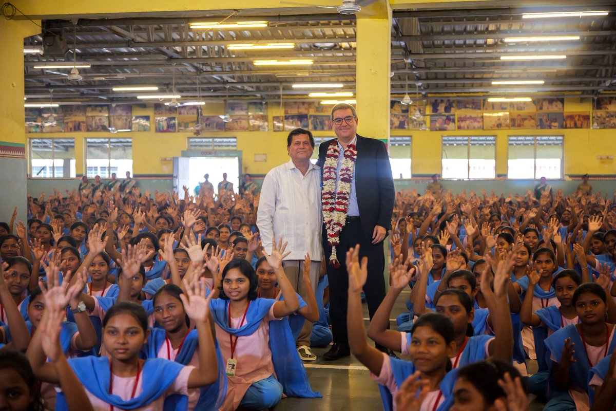 achyuta_samanta's tweet image. We were honoured to host Mr. Yves Padrines, CEO of Nemetschek Group, at KIIT &amp;amp; KISS today. We also had the privilege to present him with the KISS Lifetime Achievement Award for his remarkable leadership and humble personality.
1/3