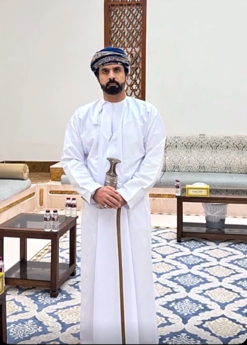 شخصيات عُمانية: دور أسرة آل رحيل في تاريخ عُمان يمتلك التاريخ العُماني سجلًا زاخرًا بالأسر التي أسهمت في ترسيخ دعائم الدولة وصناعة الاستقرار ومن بين هذه الأسر البارزة أسرة آل رحيل التي كان لها دور وطني مشهود عبر مراحل متعددة من تاريخ البلاد. وفي السياق ذاته حاول الغازي بن وجيه 👇