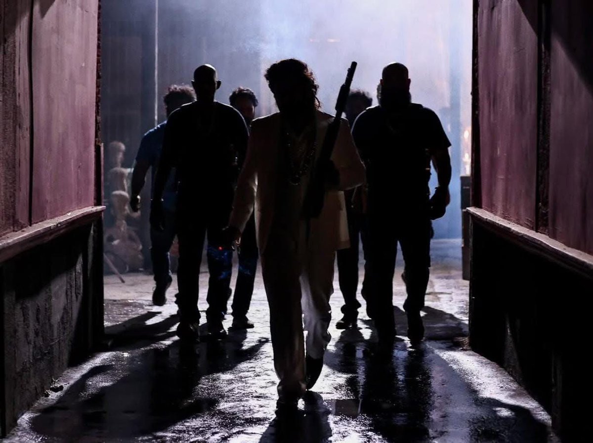 AbGeorge_'s tweet image. 🔥🔥🔥 W-A-L-T-E-R 🔥🔥🔥

@NivinOfficial wraps up his schedule for #BenzMovie . 

Darkness Loading......⏳

#NivinPauly  #LCU