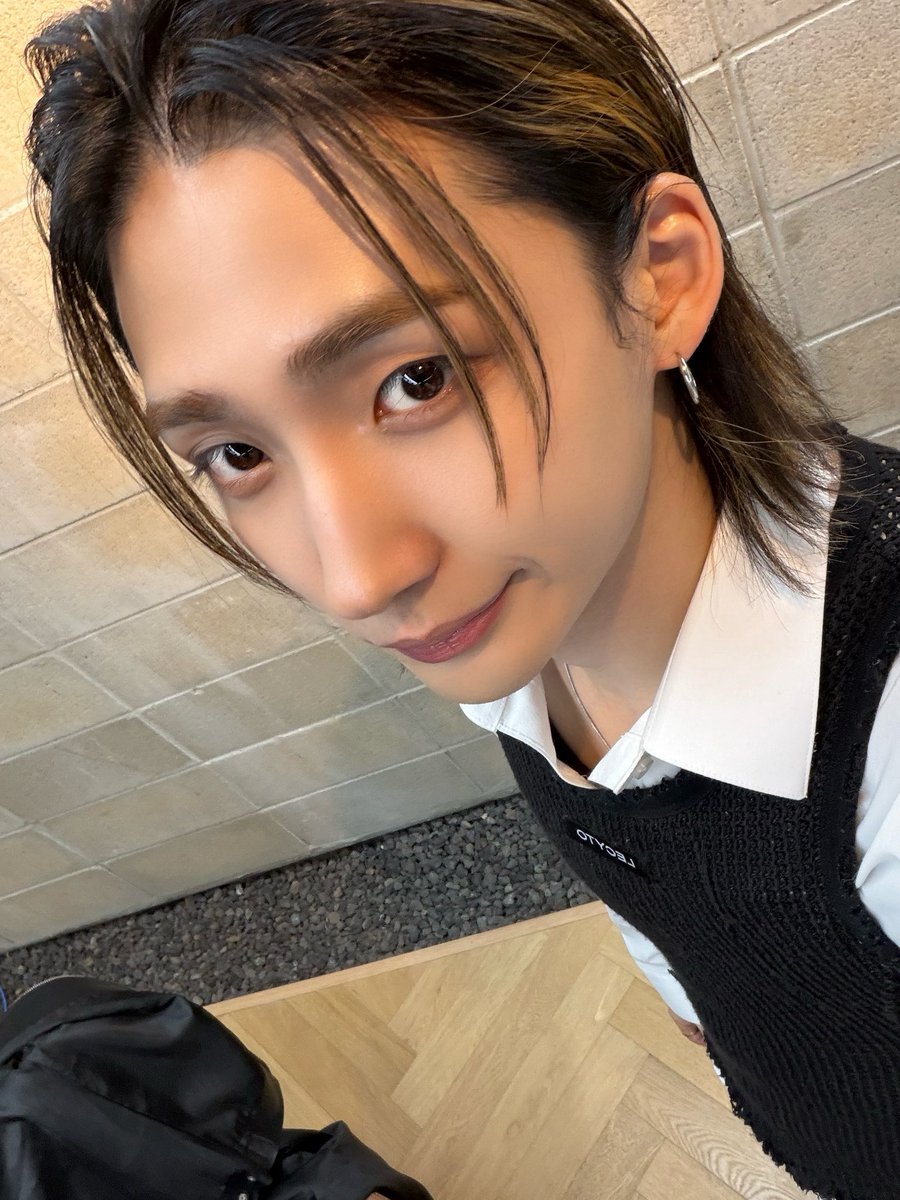 오늘 너무 즐거웠다 같이 함께해줘서 고마워
울 그림이들 BXB현우였습니다 ㅎ
지금까지 앞으로도

#BXB #비엑스비 #HYUNWOO #현우