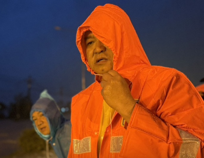 sirotek's tweet image. โชคดีที่เรามีนายกที่ทำงานเสาร์อาทิตย์ วันหยุดลงพื้นที่ได้ ไม่ใช่วันหยุดอยู่เฉยๆ เหมือนอดีตนายก หรืออาจลงพื้นที่ไม่ไหวอย่างแคนดิเดทนายกเบบี้บูม

ปล.เห็นกองเชียร์พรรคการเมืองบางพรรคเริ่มเข้ามาบิดเบือนประเด็น โพสท์นี้ไม่ได้ชมหรือบอกว่าใครดีหรือไม่ดี นี่ืคือการบรรยายข้อเท็จจริง…