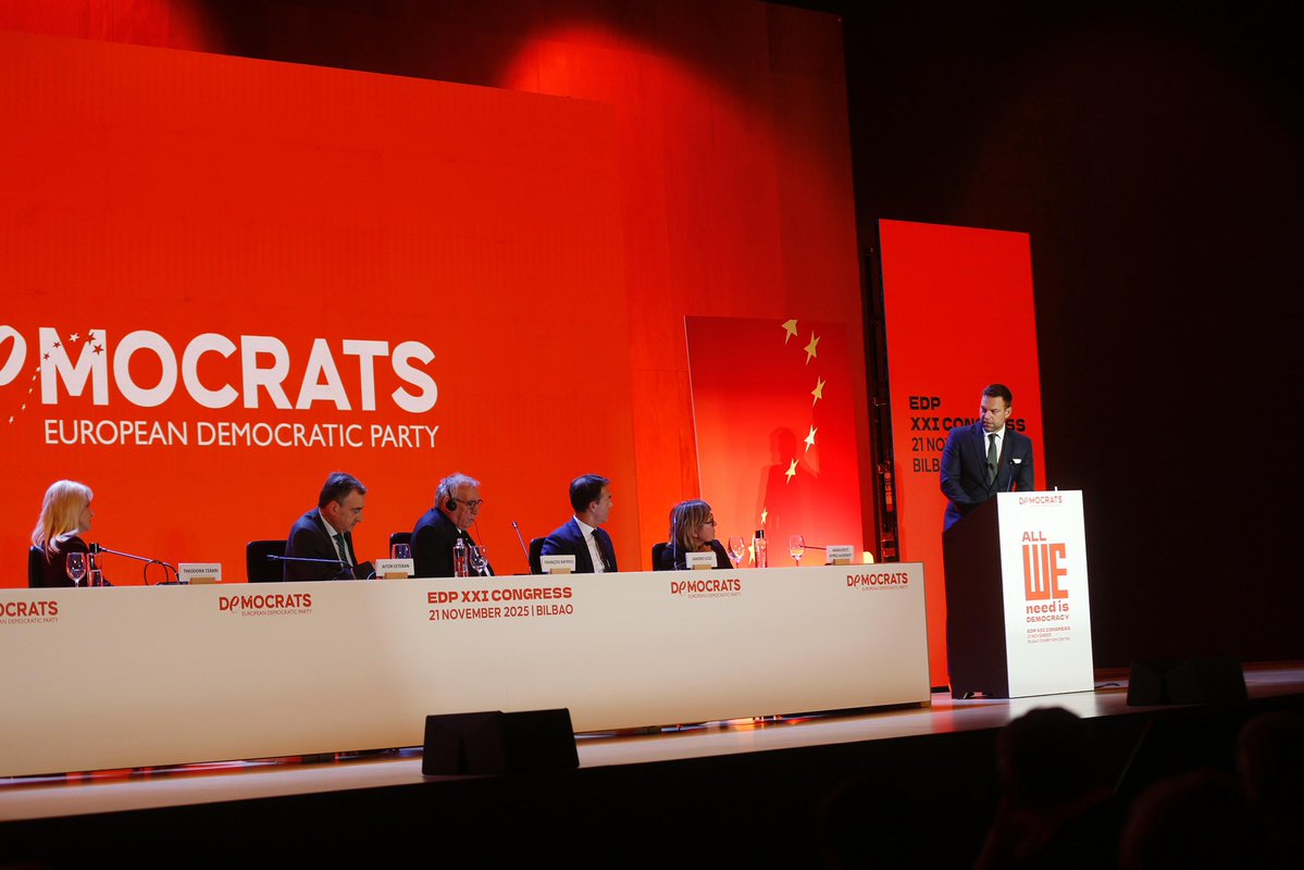 Είμαι περήφανος που συμμετείχα στο 21ο Συνέδριο του Ευρωπαϊκού Δημοκρατικού Κόμματος, που φέτος φιλοξενήθηκε στο Μπιλμπάο, στη Χώρα των Βάσκων.

Στο Κίνημα Δημοκρατίας, το πιο φιλοευρωπαϊκό κόμμα στην Ελλάδα, αγωνιζόμαστε για μια Ευρώπη πιο ενωμένη, πιο δίκαιη, πιο ανθρώπινη.