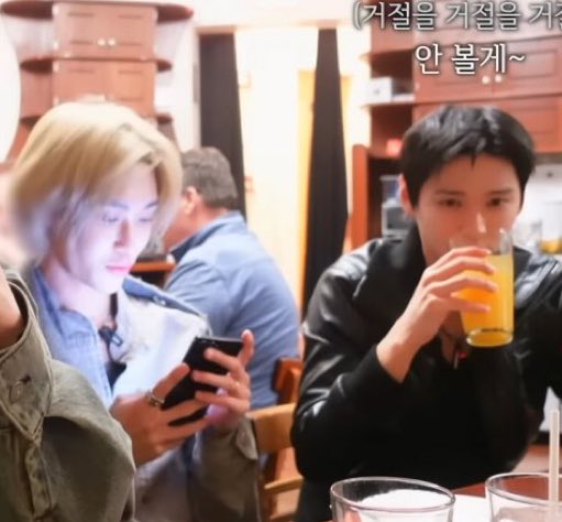 ruknongtaong's tweet image. กุนึกว่าไฟฟอจุนเน่อนั่งข้างพี่หิน