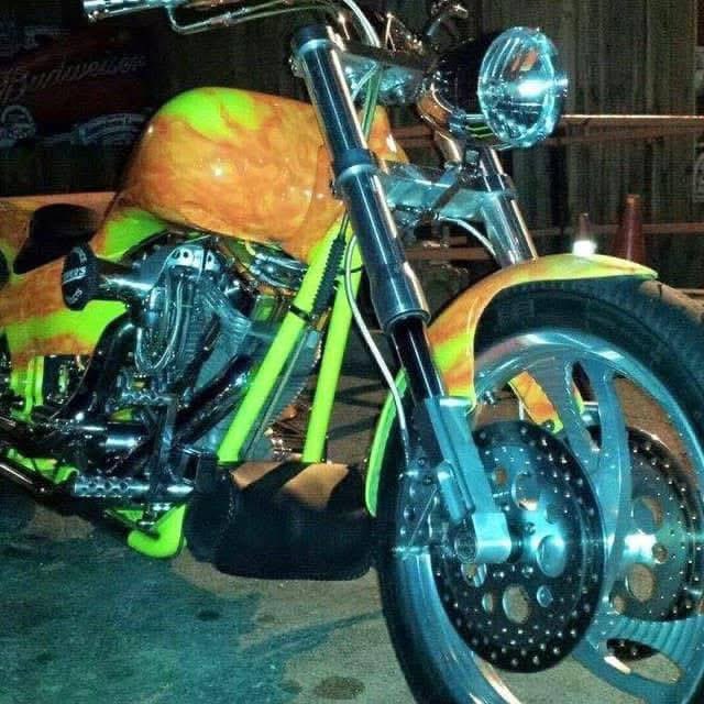 SallyTallywagg's tweet image. Summer project years ago.  🤘🏻 a lot of sanding, late nights and brakleen.