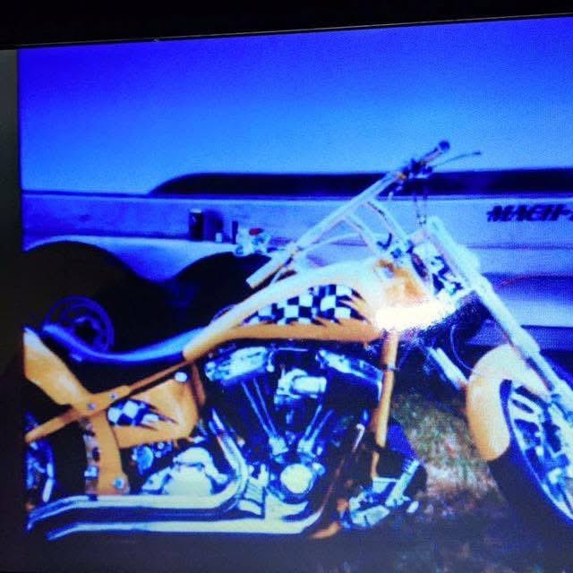 SallyTallywagg's tweet image. Summer project years ago.  🤘🏻 a lot of sanding, late nights and brakleen.