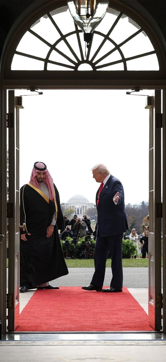 #محمد_بن_سلمان_في_واشنطن 

ماشاء الله تبارك الله

.
قدها ياابو سلمان
للعلا قدها.....