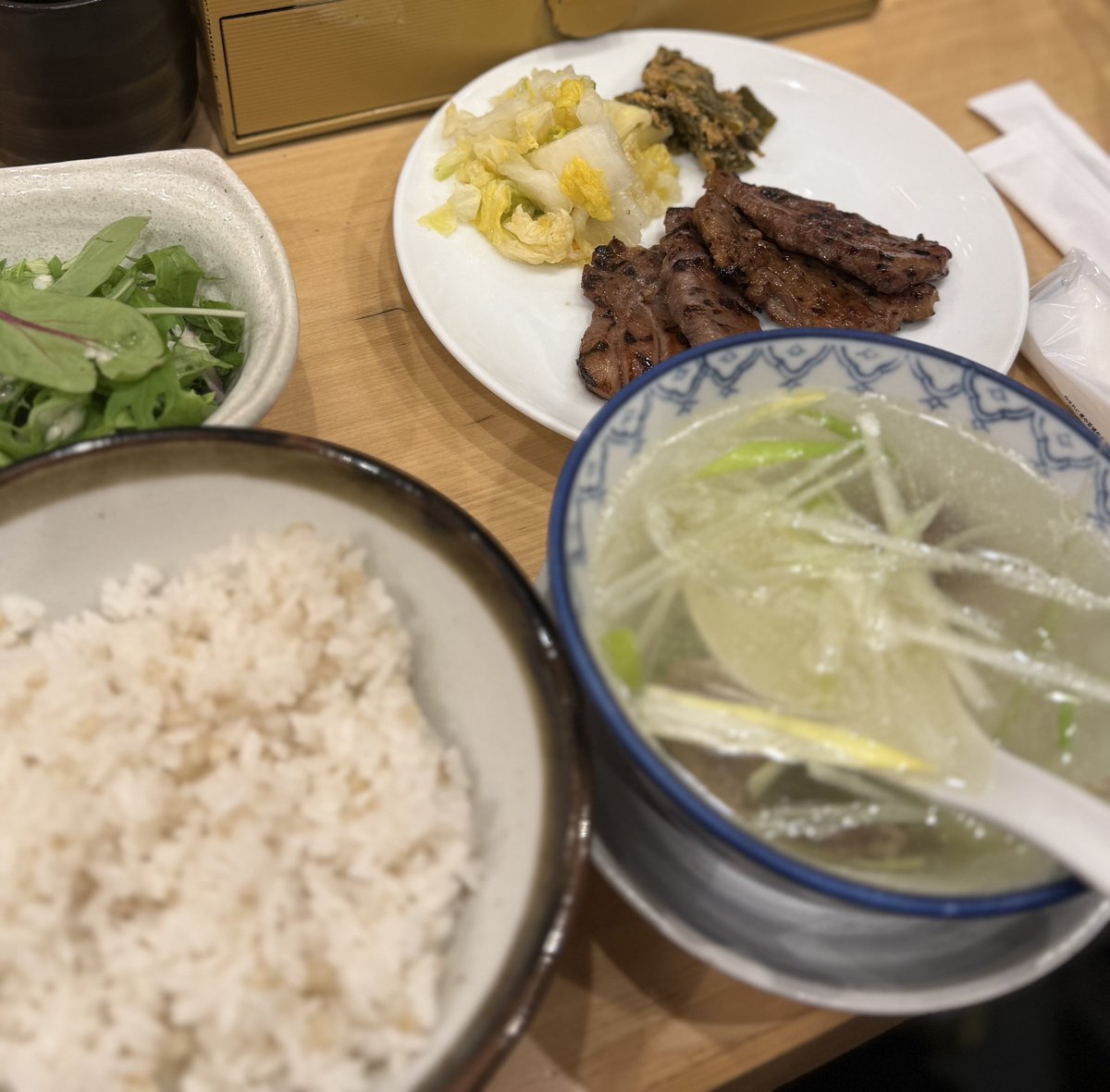 rirumutyu_doku's tweet image. 本日も2食とも牛タン🐮