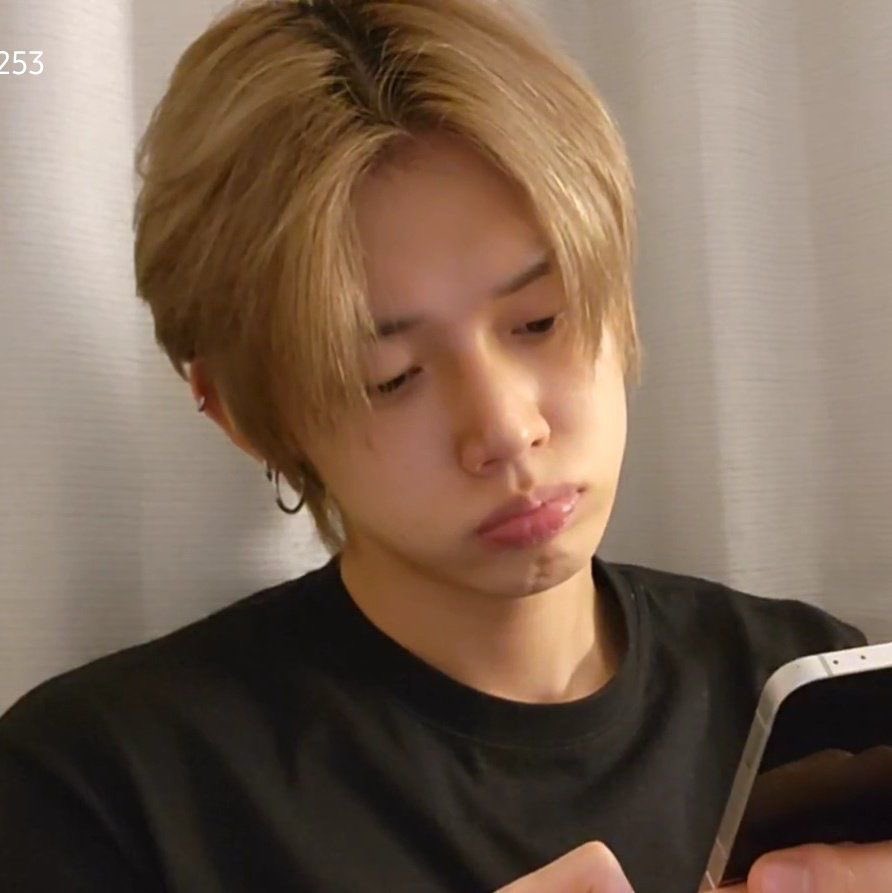 fluffycottonca9's tweet image. หล่อมากก้หวงมาก                   อ่ย บั่บนิ่ก้หวงเหรอคับ