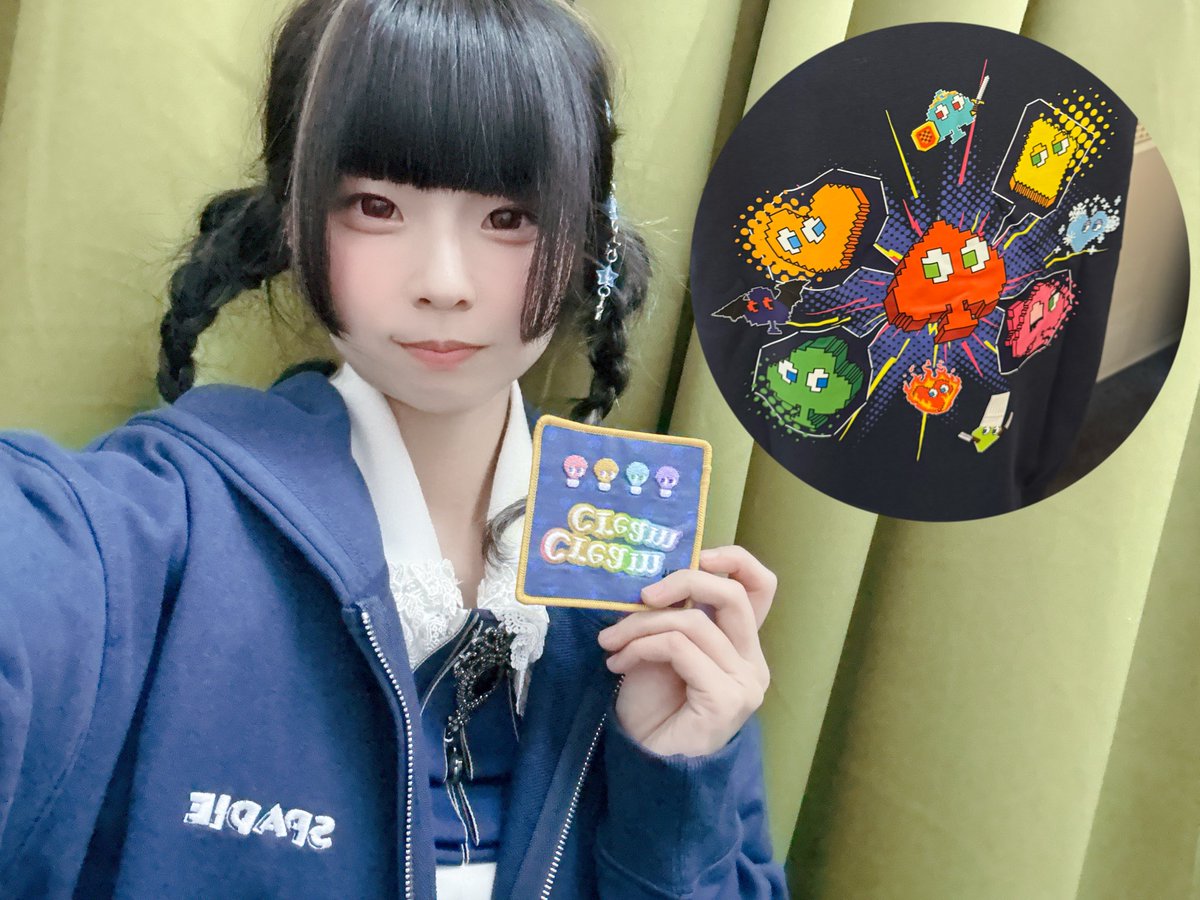 Sherry_CQ's tweet image. SPADIEのパーカーとキーホルダー👀
パーカーは裏面のデザインも可愛いです！！

キーホルダーも欲しくなる可愛さ🥰

#SPADIE