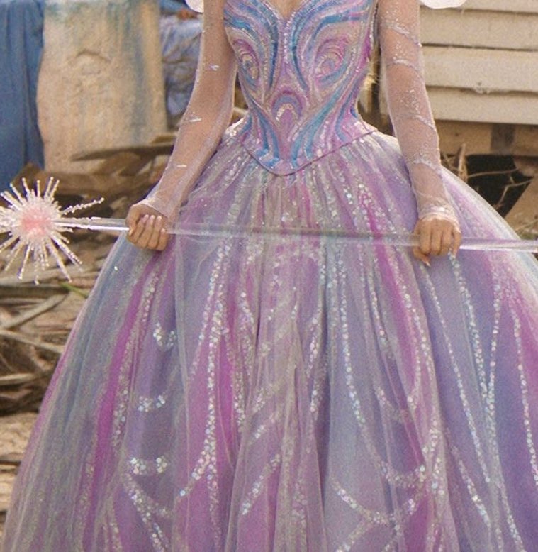 honeymoonhan's tweet image. a moment for the bubble dresses ₊‧.°.⋆🫧•˚₊‧⋆.