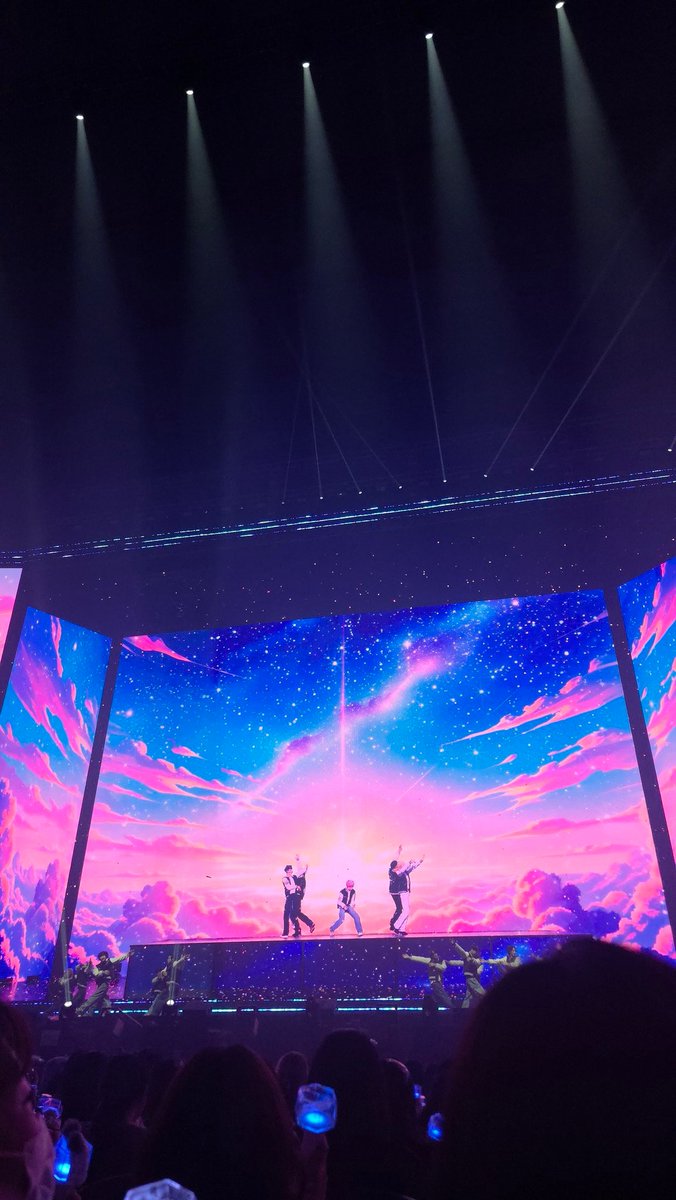 plave_yogurt's tweet image. 너의 그룹은...

플레이브...