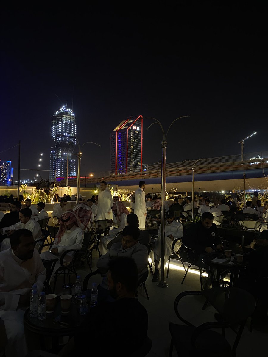 D7ASG's tweet image. Friday vibes 🤍🤍