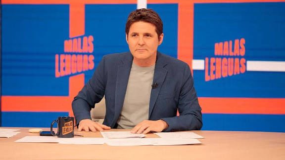 Nabilbg_'s tweet image. Tellado: “Sé que hoy es un día difícil en RTVE”

📺 El día difícil:

🔵 Telediario Matinal - líder con un 20,7%
🟣 &apos;La Hora de La 1&apos; - líder con un 21,5%
🟡 &apos;Mañaneros 360&apos; - líder con un 16,2%
🔴 &apos;Directo al grano&apos;, 11,6%
🟠 &apos;Malas lenguas&apos;, 12,5%