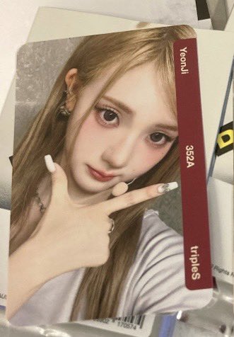 tripleS Objekt 交換AA352 日本FC 継続特典 譲┆ ヨンジ Yeonji 求