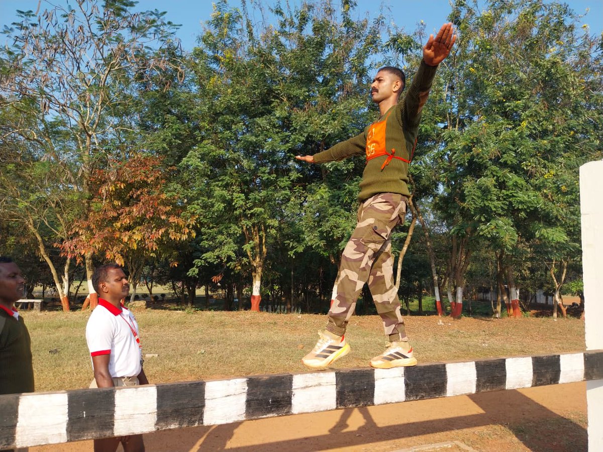 CISFTraining's tweet image. PT TOT Training Activities | KRTC Mundali!

The PT Training of Trainers (TOT) sessions at KRTC Mundali focus on precision, discipline, &amp;amp; peak physical standards.

Training Hard. Leading Strong. Inspiring Many.
#CISF #KRTCMundali #PTTOT #TrainingOfTrainers #CISFTraining @CISFHQrs