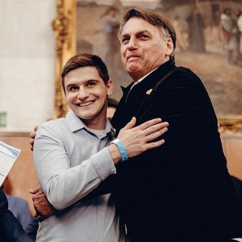 Retroceder jamais! Com <a href="/jairbolsonaro/">Jair M. Bolsonaro</a> até o fim 🫡🇧🇷