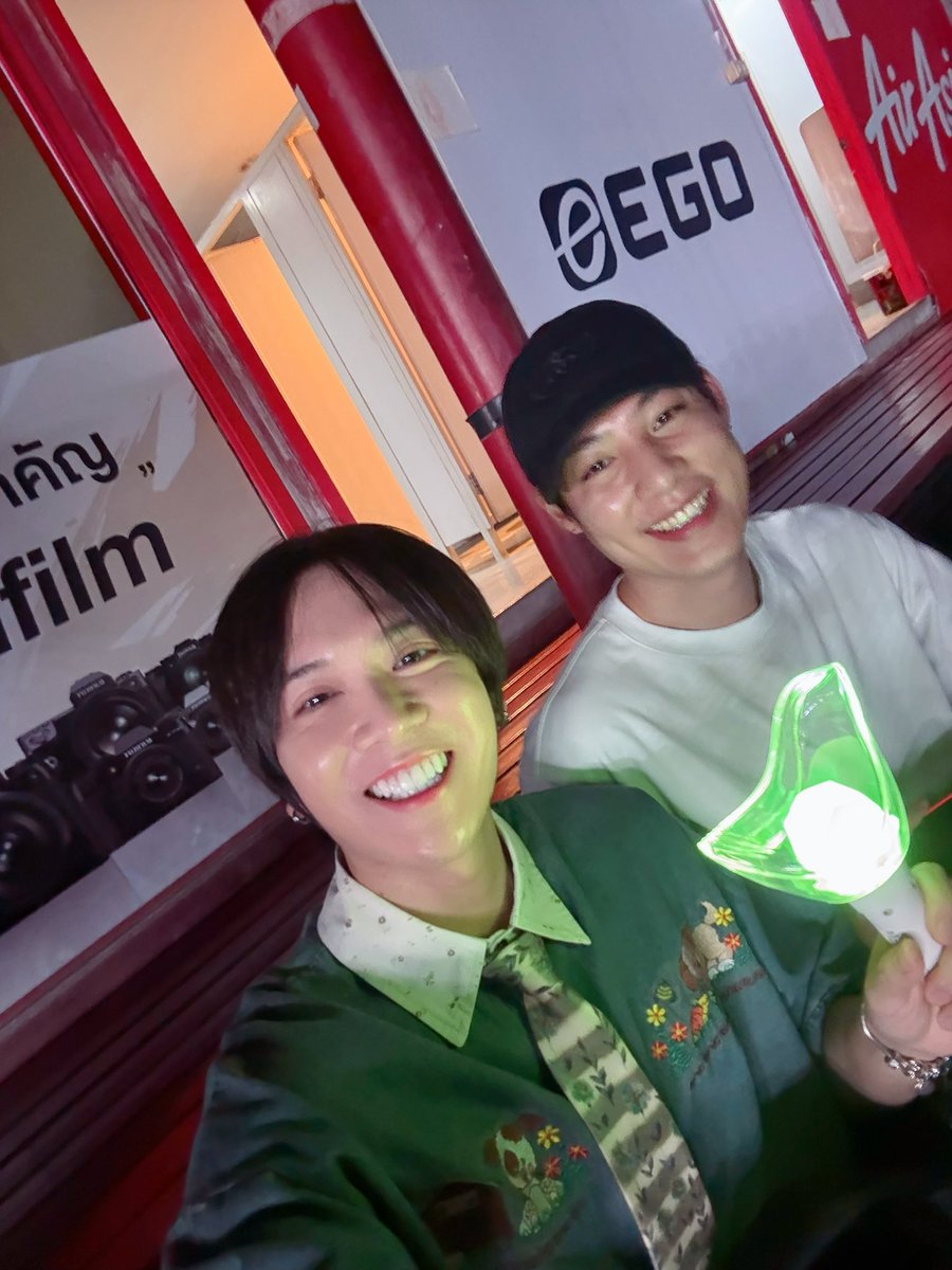 T_Aiemkumchai's tweet image. 💚 #BamBamHOMETOWNConcertDay1