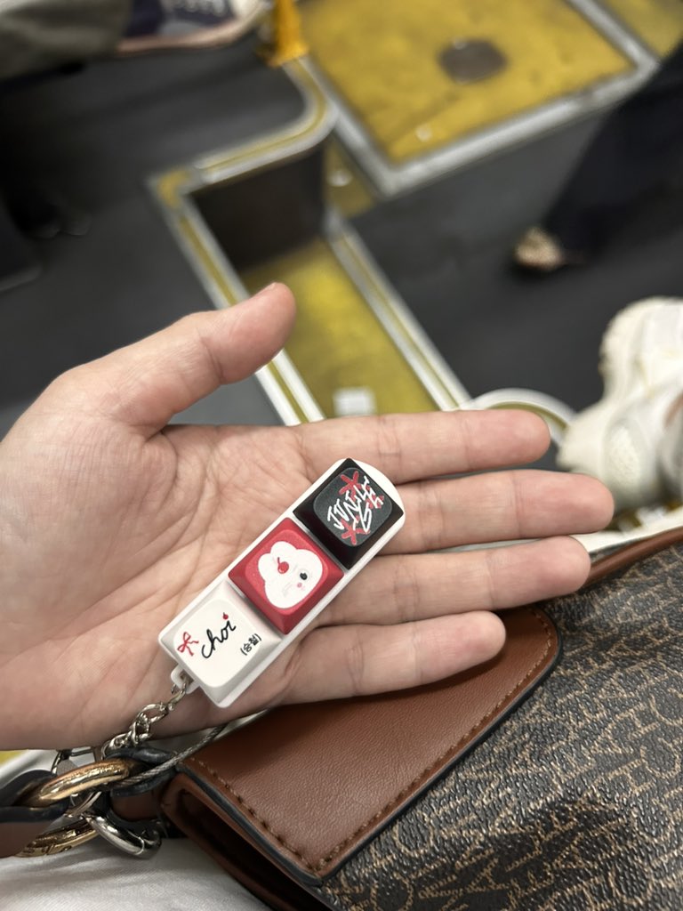 swooningcheol's tweet image. LOOKIE AT THE GOODIES I GOT TODAY AT AMMB HAOZI BDAY EVENT 🥹🥰