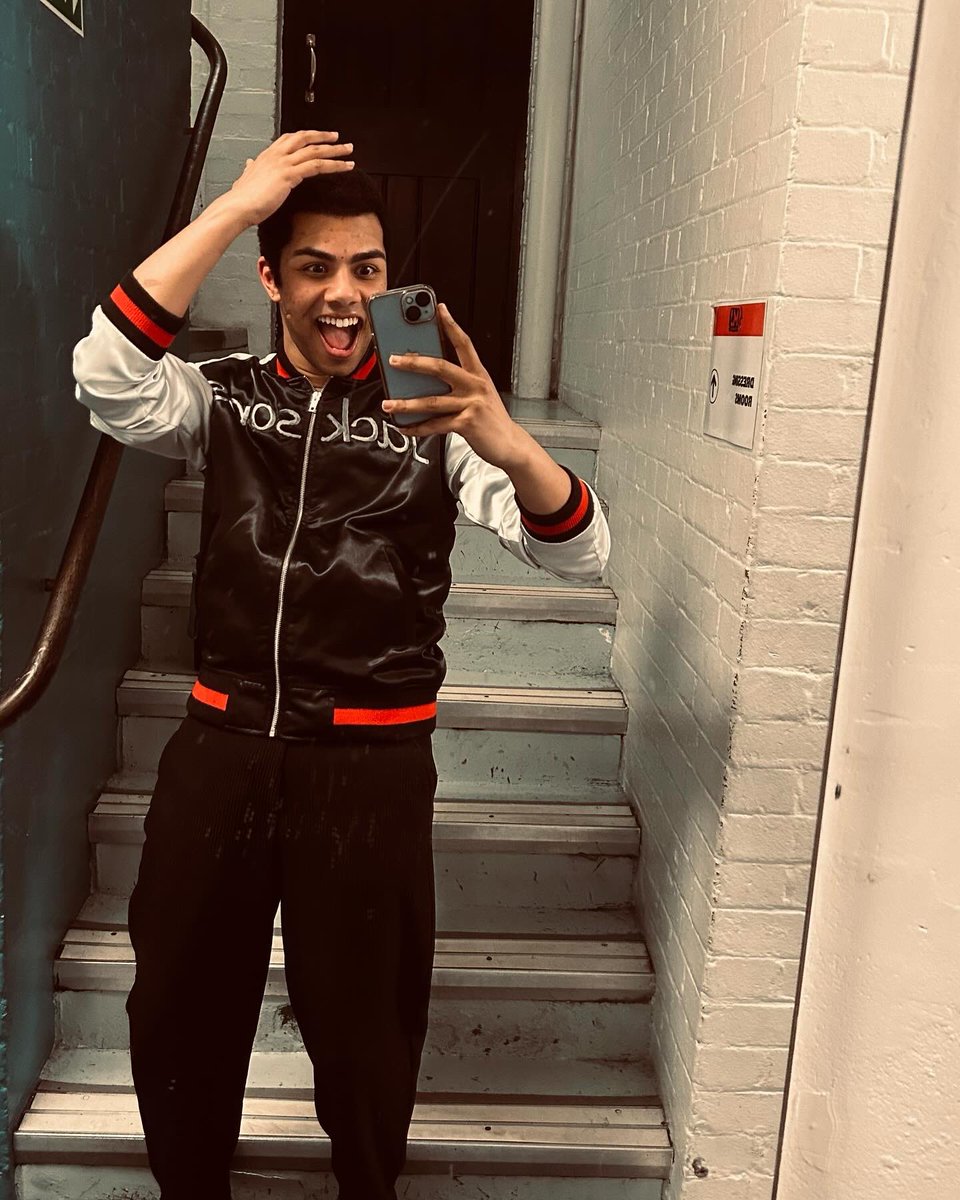 Tonight is my 300th show at <a href="/MJtheMusicalUK/">MJ the Musical UK</a> 🎉🥳

#swinglife 💖