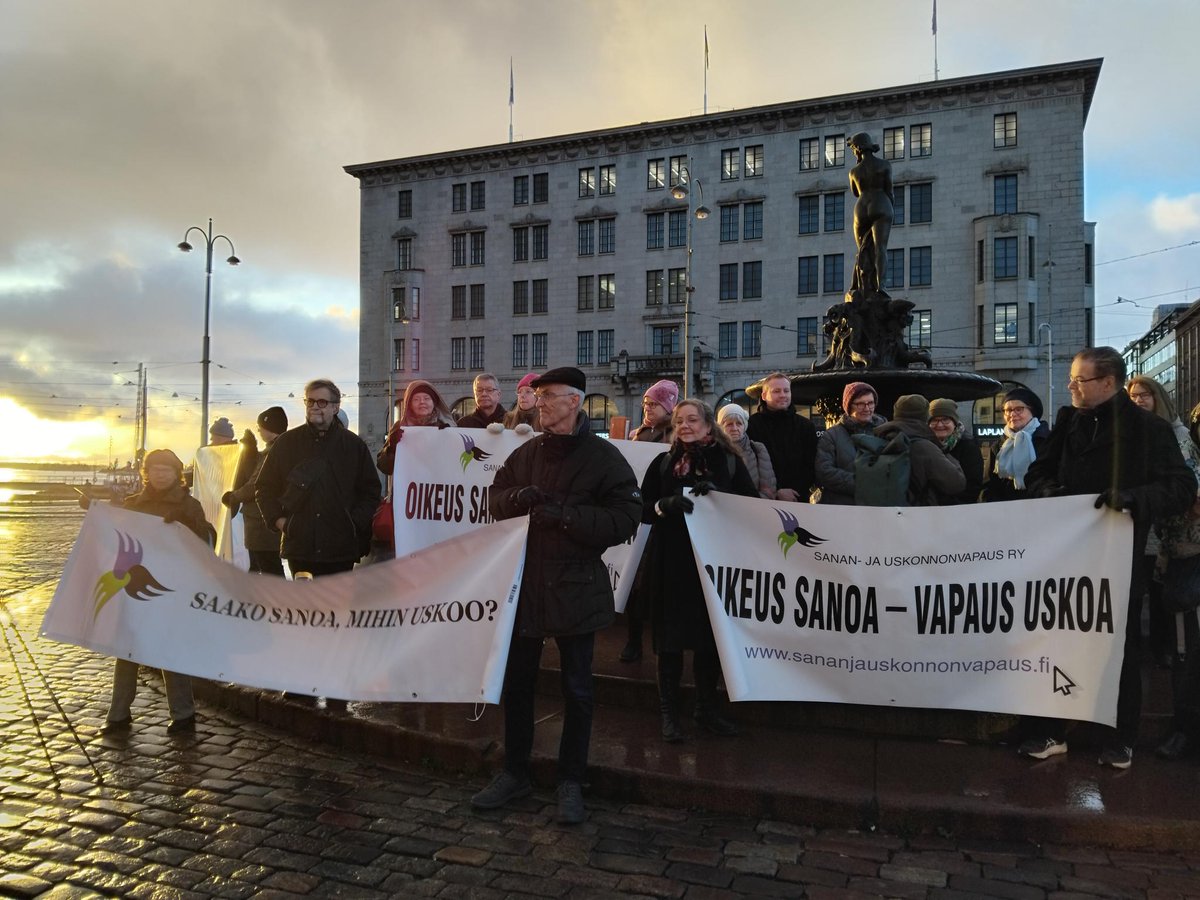 "Näin vuoden 2025 lopulla rohkenen jo arvioida, että yhdistyksen työ on mennyt eteenpäin. Erityisesti iloitsen siitä, että meihin osataan ottaa yhteyttä tilanteissa, joissa kansalaisen oikeutta sanan- ja uskonnonvapauteen on pyritty eri tavoin horjuttamaan." 1/