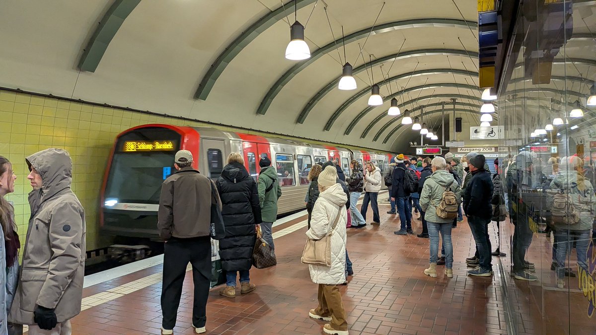 Este finde estoy visitando mi metro número... ¡53! 😄 (Que ahí donde lo veis, abrió en 1912.)
Además, conociendo la segunda ciudad alemana en población.