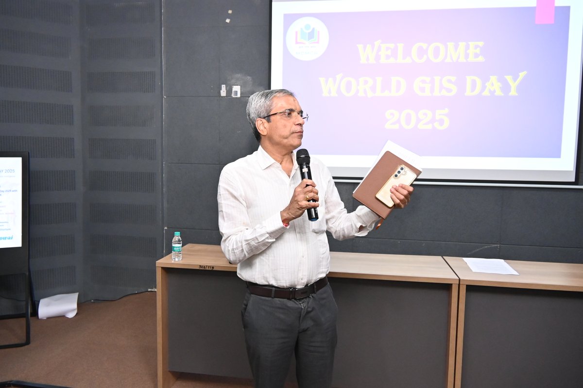 MCMCR_BMC's tweet image. Celebrating #WorldGISDay 2025 at MCMCR Powai!

Great participation from BMC officers, IITB &amp;amp; TISS students, and industry experts. Sessions covered GIS adoption in governance, utilities, crime mapping &amp;amp; real-time data practices. Together, we advance smarter, data-driven cities.