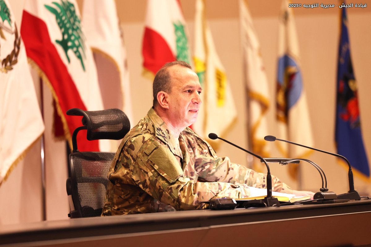 LebarmyOfficial's tweet image. عقد قائد الجيش العماد رودولف هيكل في اليرزة اجتماعًا استثنائيًّا، حضره أركان القيادة وقادة الوحدات والأفواج العملانية، وعدد من الضباط، وتناول فيه آخر التطورات التي يمر بها لبنان والجيش في ظل المرحلة الاستثنائية الحالية، وسط استمرار الانتهاكات والاعتداءات الإسرائيلية.
استُهل…