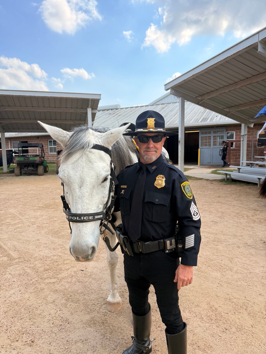 Chap_T6002's tweet image. Best job on the department!🐴👮‍♂️🚔🇺🇸