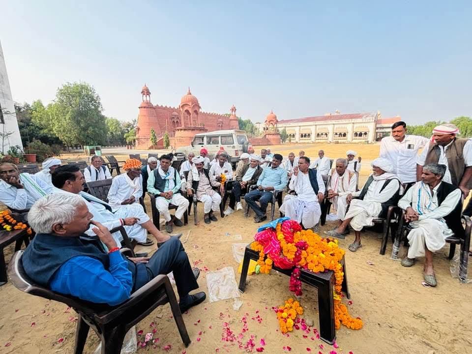 kuldeepjhareda1's tweet image. आज #मीणा_हाईकोर्ट नांगल में श्री #जगमोहन मीणा जी द्वारा #जनसुनवाई में प्रदेश के विभिन्न अंचलों से पधारे नागरिकों की समस्याओं का अवलोकन कर,उनके समाधानार्थ यथोचित एवं व्यवहार्य प्रयास किए गए 
@Jagmohan4Dausa

@VikramKirodi
@BJP4Rajasthan
@madanrrathore @BhajanlalBjp @BJP4India @ANI