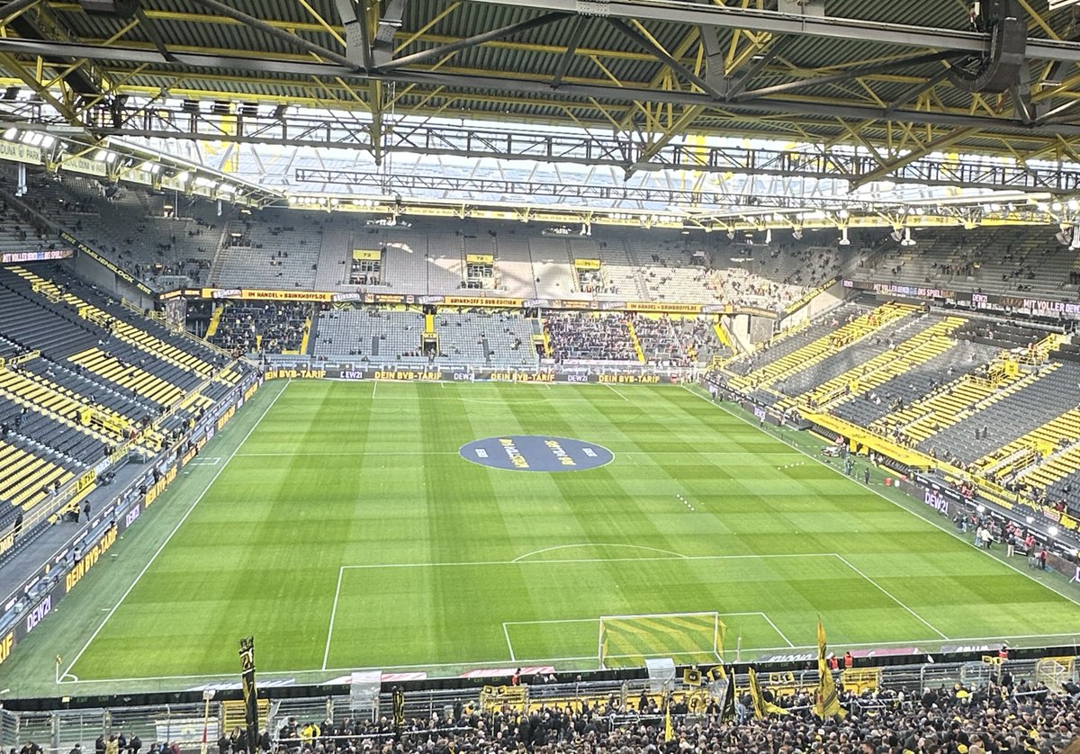 AIiBVB's tweet image. Kann jemand Stuttgart sehen?

#BVBVfB