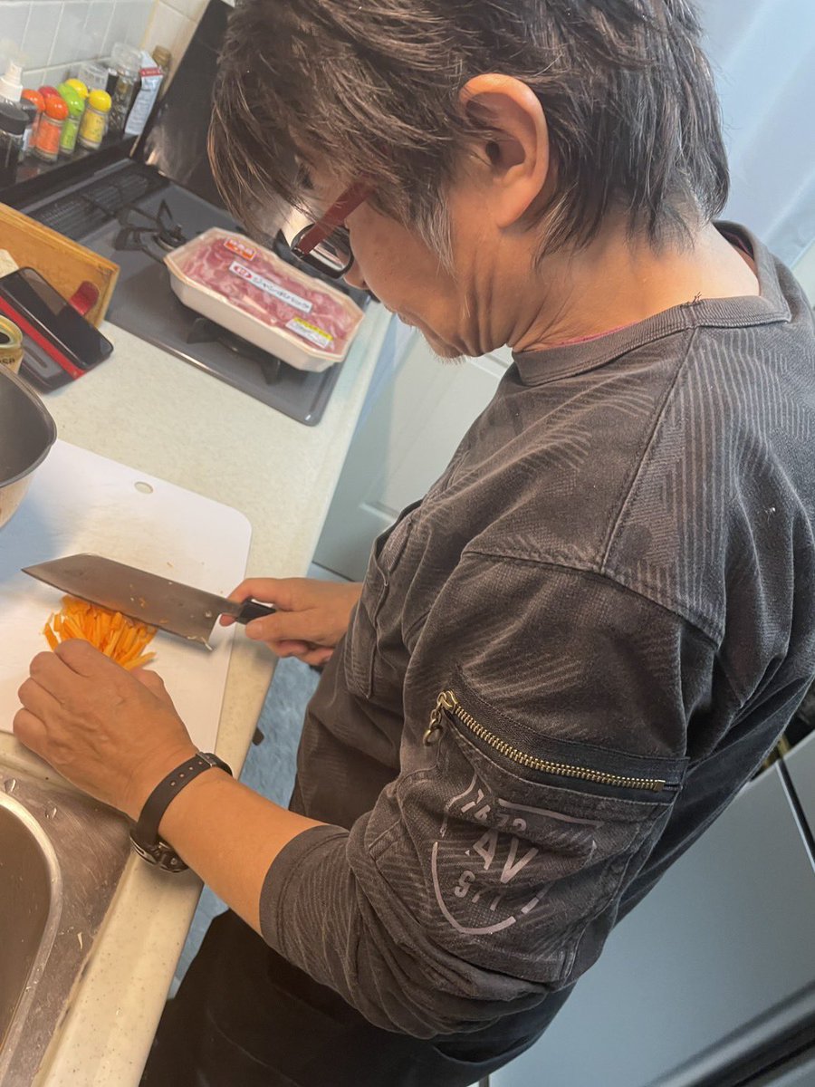 dandyshokai's tweet image. 久しぶりに夕飯作り⁉︎
料理とは言えない適当味付け味噌炒め。
でも、案外美味しかった…。
#ダンディ商会