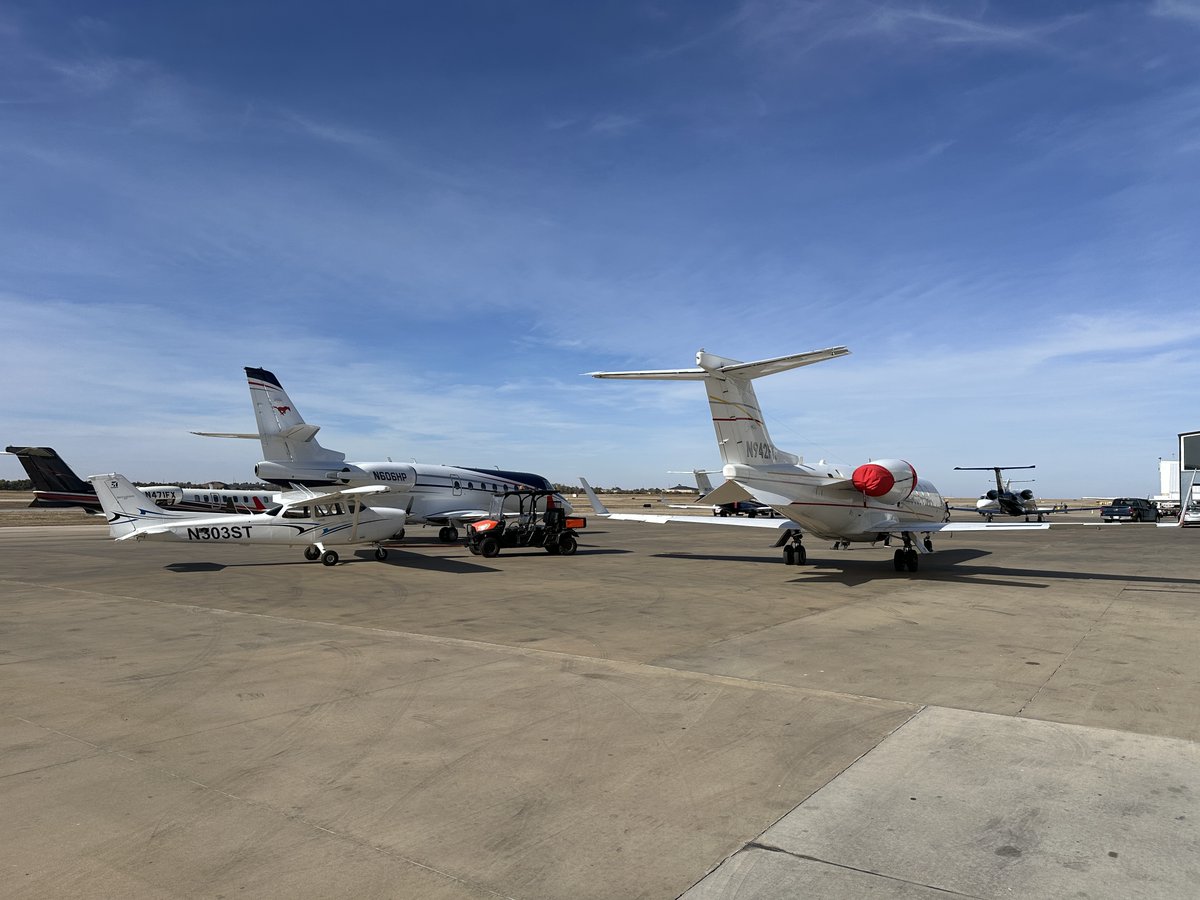 FboJetset's tweet image. Busy ramp, smooth operations. Excellence is our standard - no matter what you fly.

jetsetfbo.com | #jetset #fbo #bizav #jetfuel #ramp