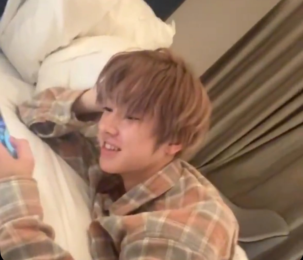 slow))쿨𝑱𝒆𝒍𝒍𝒚 tweet media